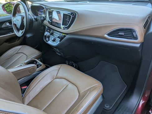 Used 2020 Chrysler Pacifica Limited w/ Advanced Safetytec Group image 30