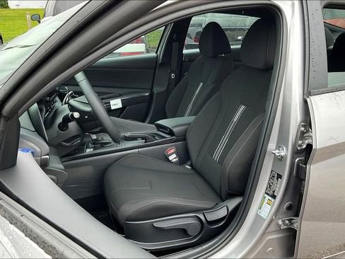 New 2025 Hyundai Elantra Sport image 9