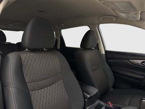Used 2019 Nissan Rogue S w/ Special Edition Package FWD image 38