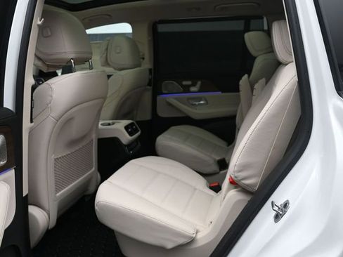 Used 2026 Mercedes-Benz GLS 450 4MATIC image 25