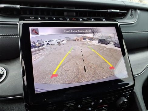 Used 2023 Jeep Grand Cherokee Overland image 21