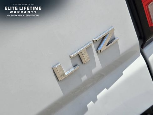 Used 2024 Chevrolet Silverado 2500 LTZ w/ LTZ Convenience Package AWD/4WD image 8