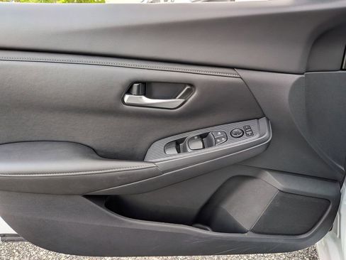 Certified 2025 Nissan Sentra SV FWD image 30