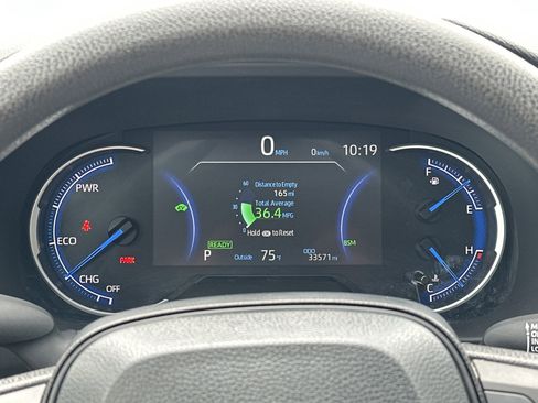 Used 2025 Toyota RAV4 XLE AWD/4WD image 20