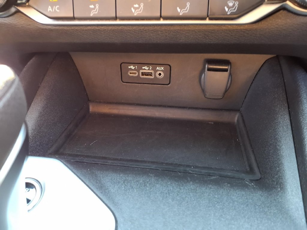 Used 2025 Nissan Altima 2.5 SV FWD image 11