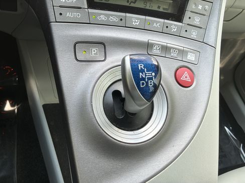 Used 2014 Toyota Prius Four FWD image 26