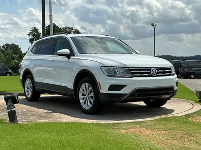 Used 2019 Volkswagen Tiguan SE w/ Panoramic Sunroof Package