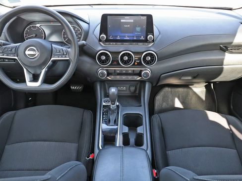 Used 2024 Nissan Sentra SV FWD image 2