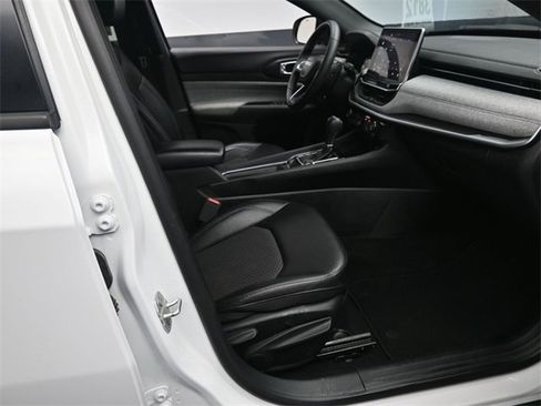 Used 2024 Jeep Compass Latitude image 26