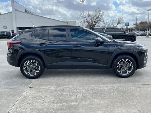 Certified 2024 Chevrolet Trax LT w/ Driver Confidence Package image 7