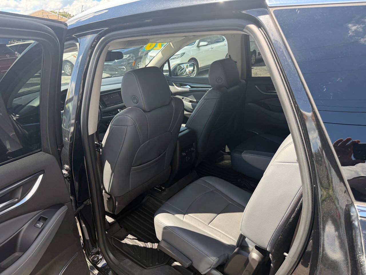 Used 2020 Buick Enclave Essence FWD image 12