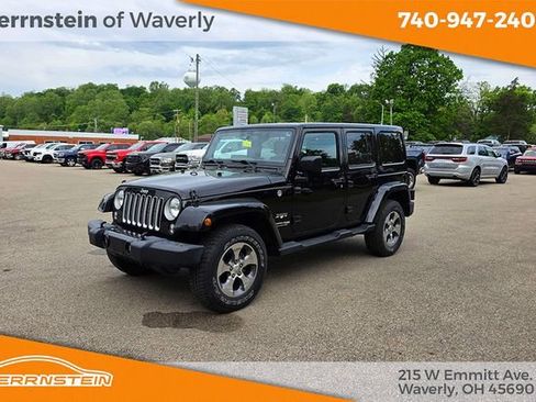 Used 2018 Jeep Wrangler Unlimited Sahara w/ Max Tow Package AWD/4WD image 3