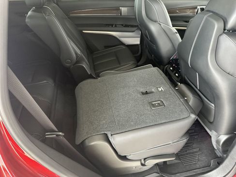 Certified 2026 Cadillac Vistiq Sport w/ LPO, Floor Liner Package image 32