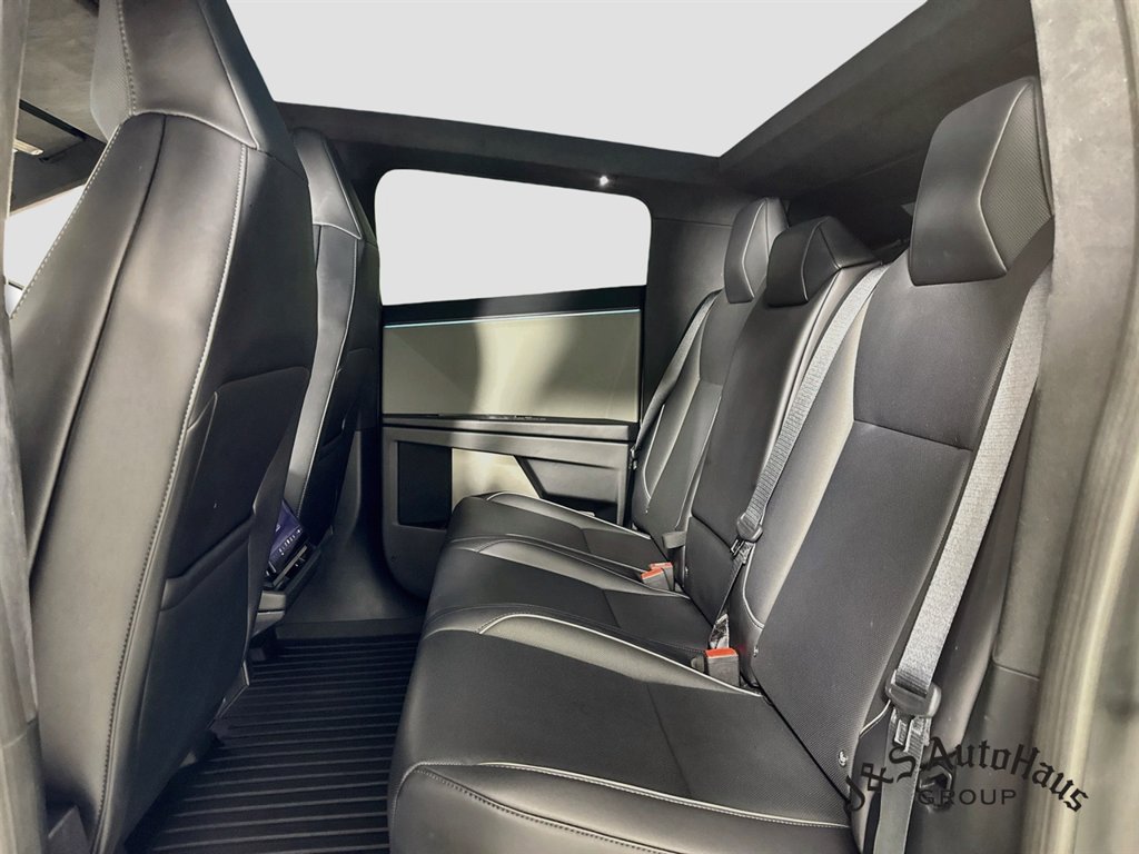 Used 2024 Tesla Cybertruck AWD Crew Cab image 28