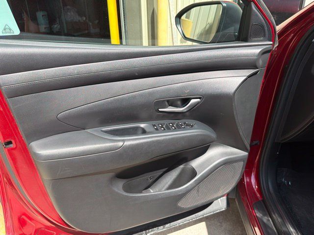 Used 2025 Hyundai Tucson SEL AWD/4WD image 19
