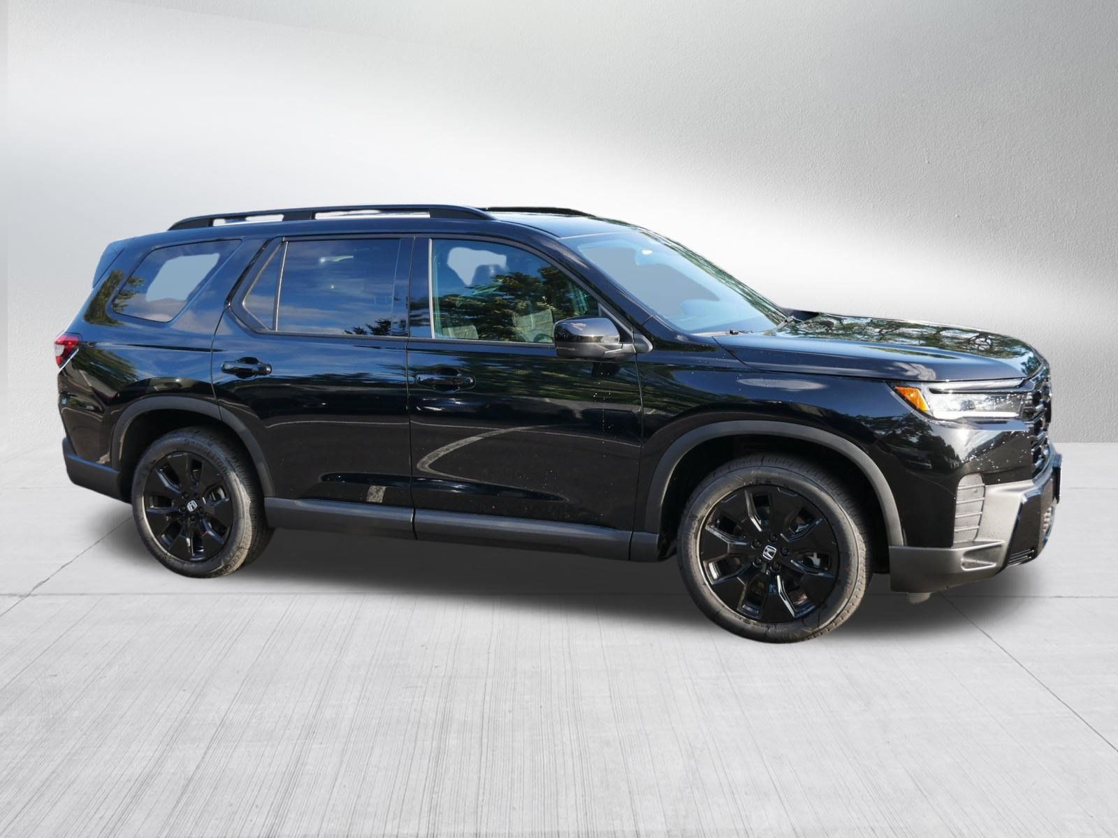 Certified 2026 Honda Pilot Black Edition image 8
