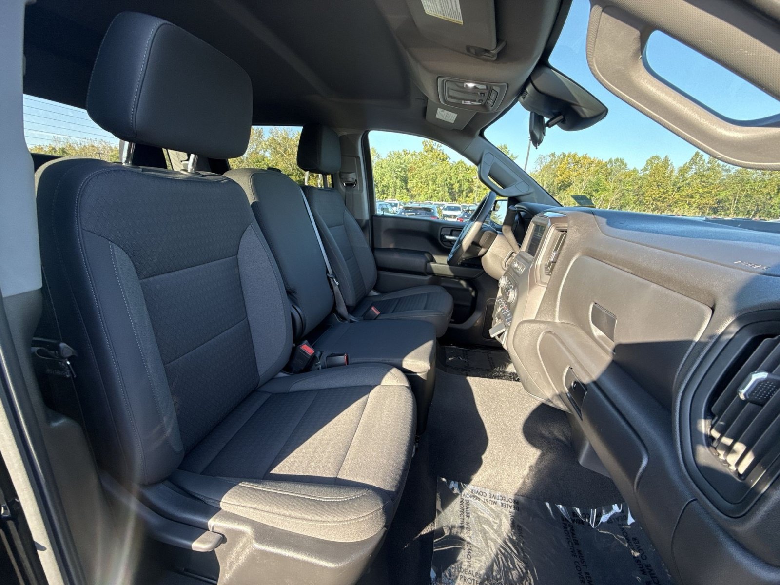Used 2022 Chevrolet Silverado 1500 Custom Trail Boss w/ LPO, Dark Essentials Package AWD/4WD image 28