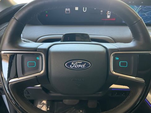 Used 2025 Ford Expedition Platinum AWD/4WD image 29