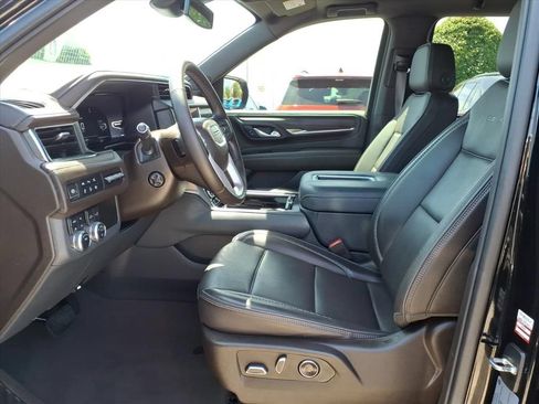 Used 2024 GMC Yukon XL Denali AWD/4WD image 19