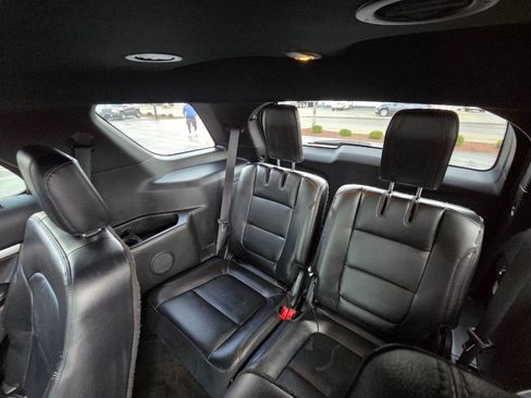 Used 2016 Ford Explorer XLT w/ Equipment Group 202A image 16