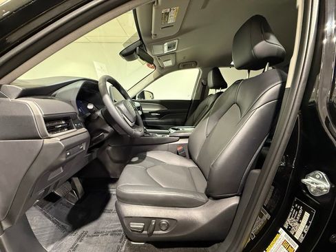 Certified 2026 Toyota Grand Highlander XLE image 13