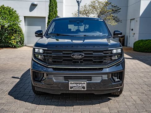Used 2025 Ford Expedition Max Platinum w/ Stealth Appearance Package AWD/4WD image 2