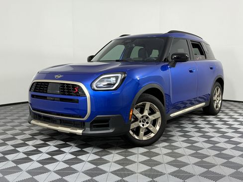 Used 2025 MINI Cooper Countryman S image 1