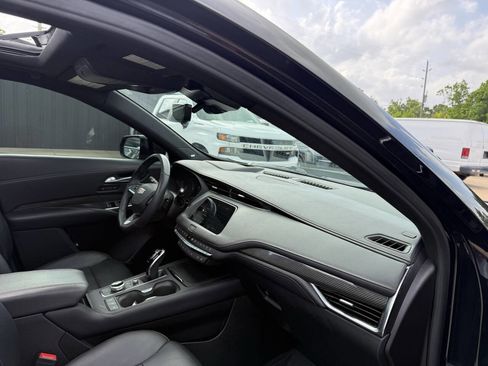 Used 2022 Cadillac XT4 Sport FWD image 9