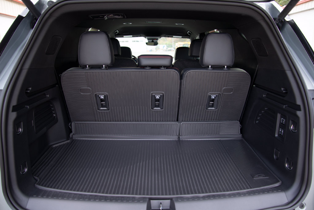 New 2026 Chevrolet Traverse RS w/ LPO, Floor Liner Package FWD image 22