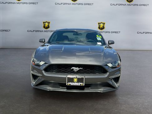 Used 2018 Ford Mustang Coupe RWD image 2