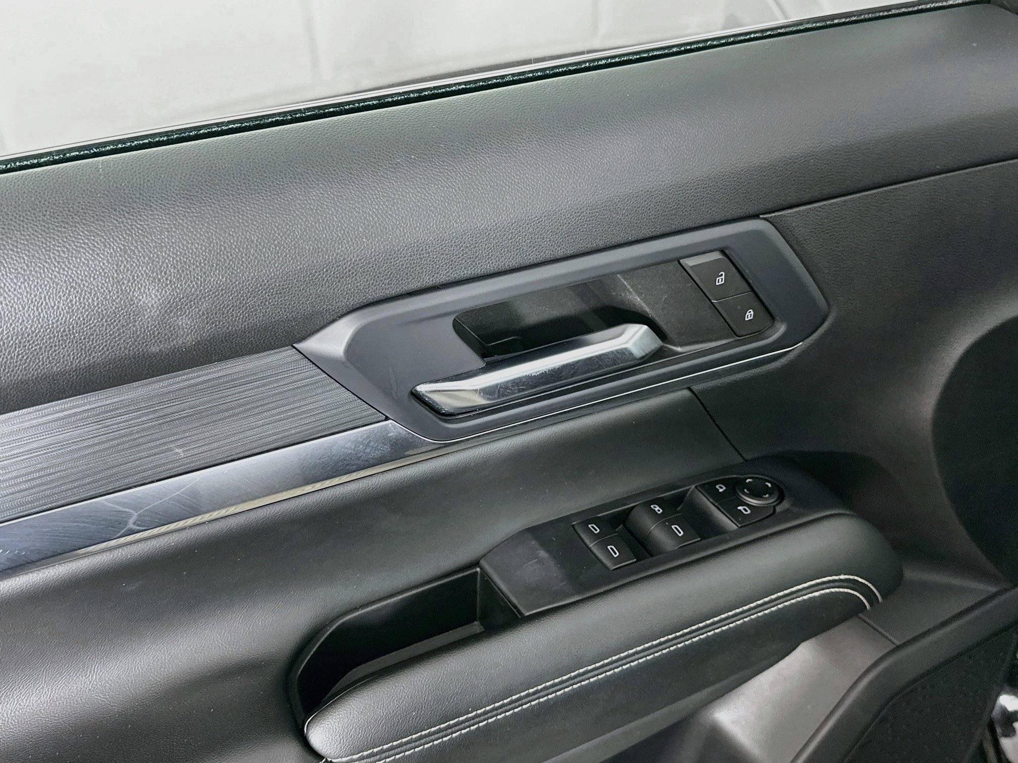 Used 2025 GMC Terrain Elevation FWD image 15