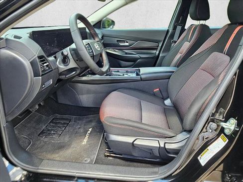 Used 2026 Nissan Sentra SR w/ Floor Mat Package FWD image 15