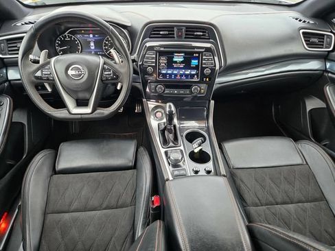 Used 2023 Nissan Maxima SR w/ Sport Mat Group FWD image 11