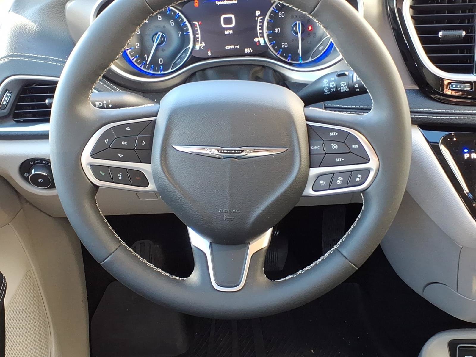 Used 2023 Chrysler Pacifica Touring-L w/ Road Tripper Package AWD/4WD image 13