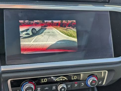 Used 2020 Audi Q3 2.0T Premium image 19