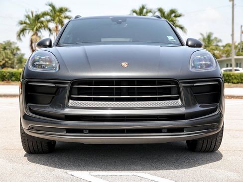 Used 2022 Porsche Macan AWD/4WD image 10