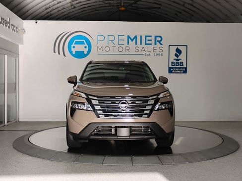 Used 2024 Nissan Rogue SV FWD image 75