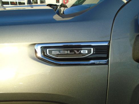 Used 2019 GMC Sierra 1500 SLT w/ SLT Premium Package image 16