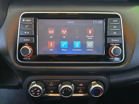 Used 2021 Nissan Kicks S FWD image 11