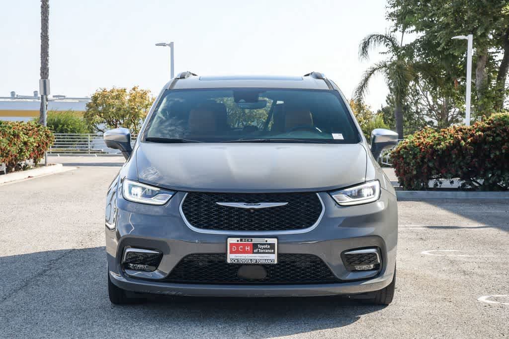 Used 2022 Chrysler Pacifica Pinnacle FWD image 2
