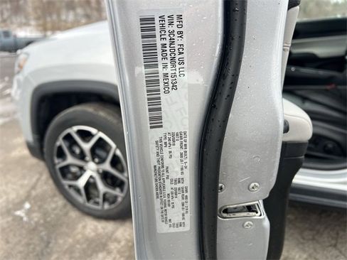 Used 2024 Jeep Compass Limited image 26