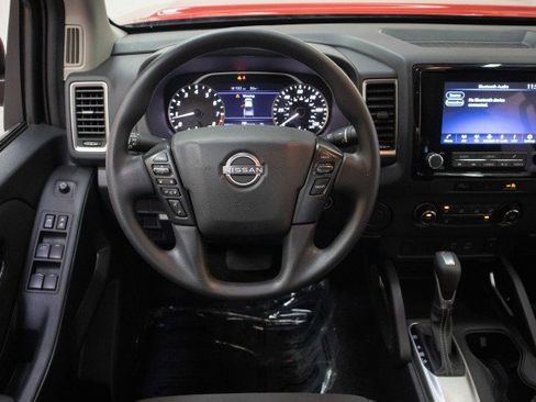 Used 2024 Nissan Frontier SV image 22