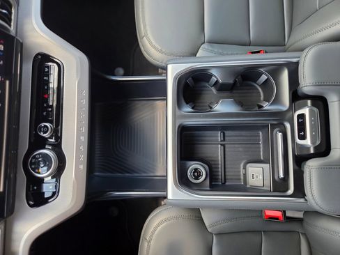 New 2027 Ford Expedition Active RWD image 32