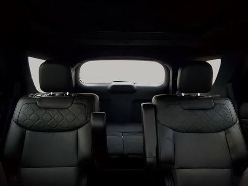 Used 2025 Ford Explorer Platinum w/ LUX Leather Package image 43