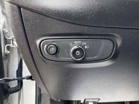 Used 2018 Chevrolet Equinox LT FWD image 10