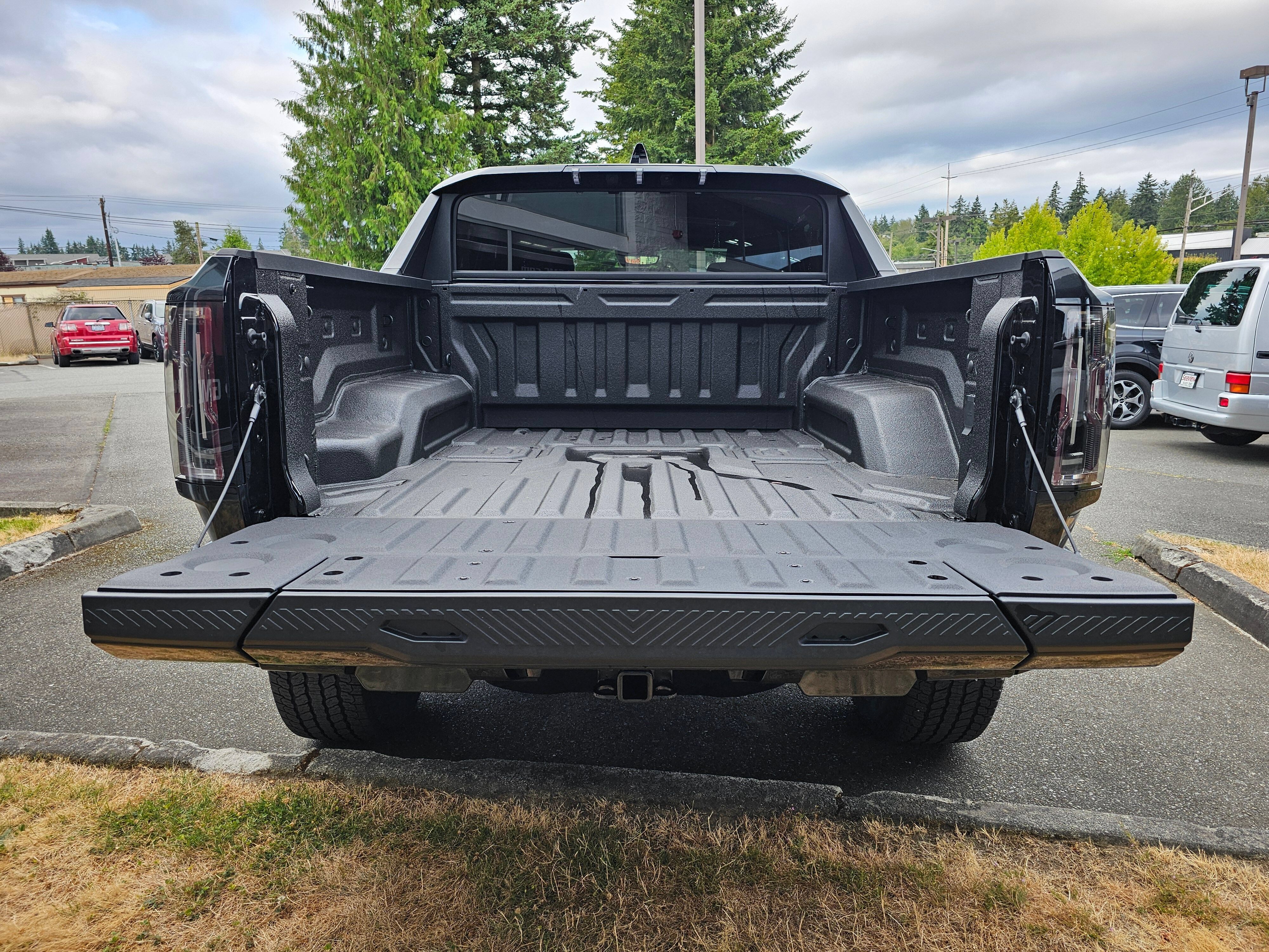 New 2024 GMC Hummer EV 2X AWD/4WD image 14
