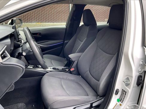 Used 2022 Toyota Corolla LE image 23