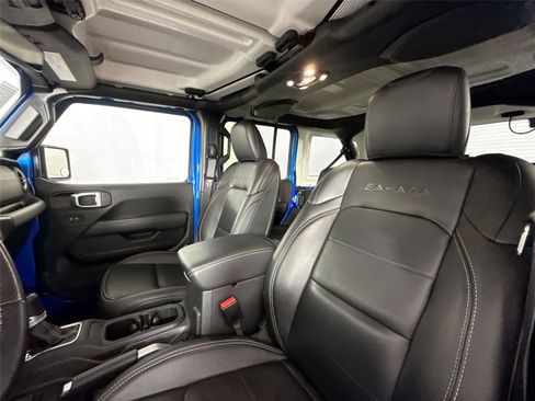 Used 2022 Jeep Wrangler Unlimited Sahara image 3