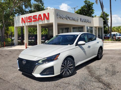 Certified 2023 Nissan Altima 2.5 SV image 1