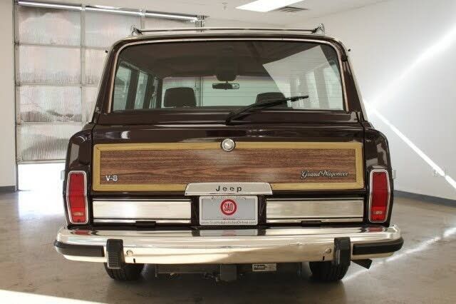 Used 1989 Jeep Grand Wagoneer AWD/4WD image 4